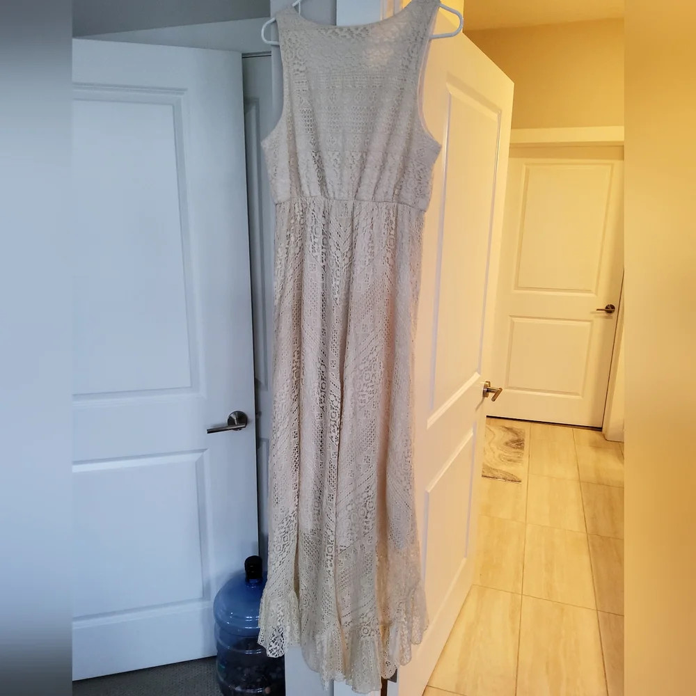 Solitaire by Ravi Khosla Crochet Hi/Lo Maxi Dress - Picture 14 of 16